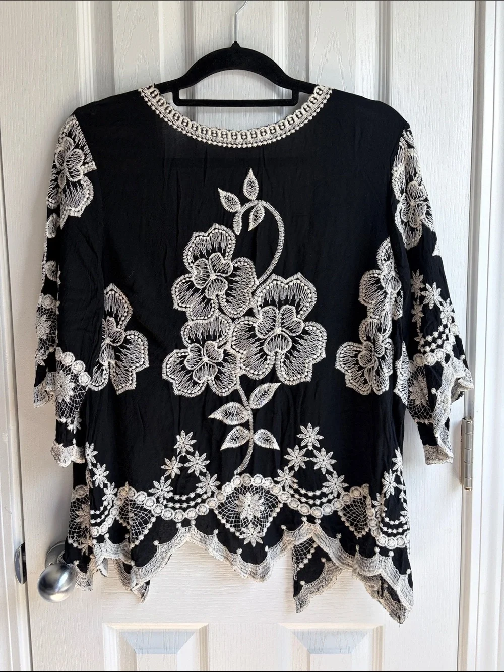 Solitaire floral embroidered